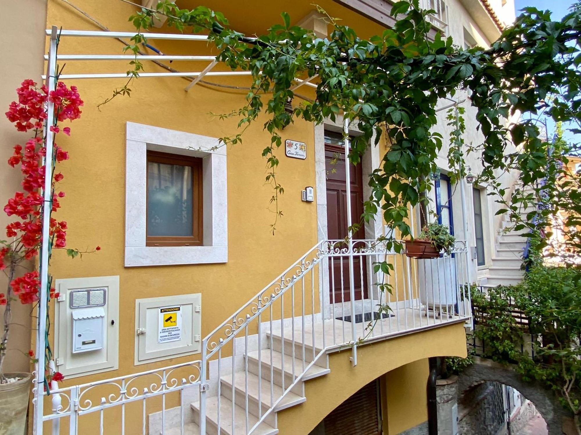 Sole Apartment Taormina Kültér fotó