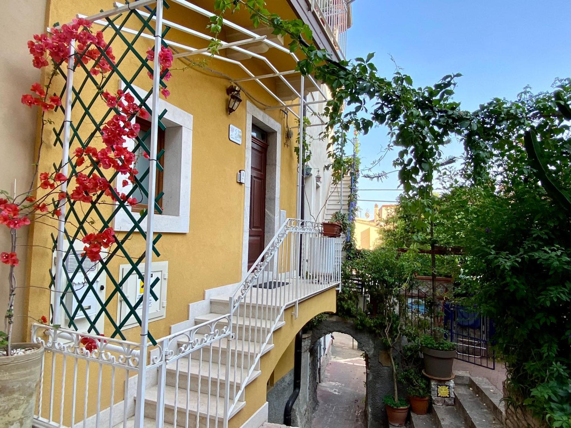 Sole Apartment Taormina Kültér fotó